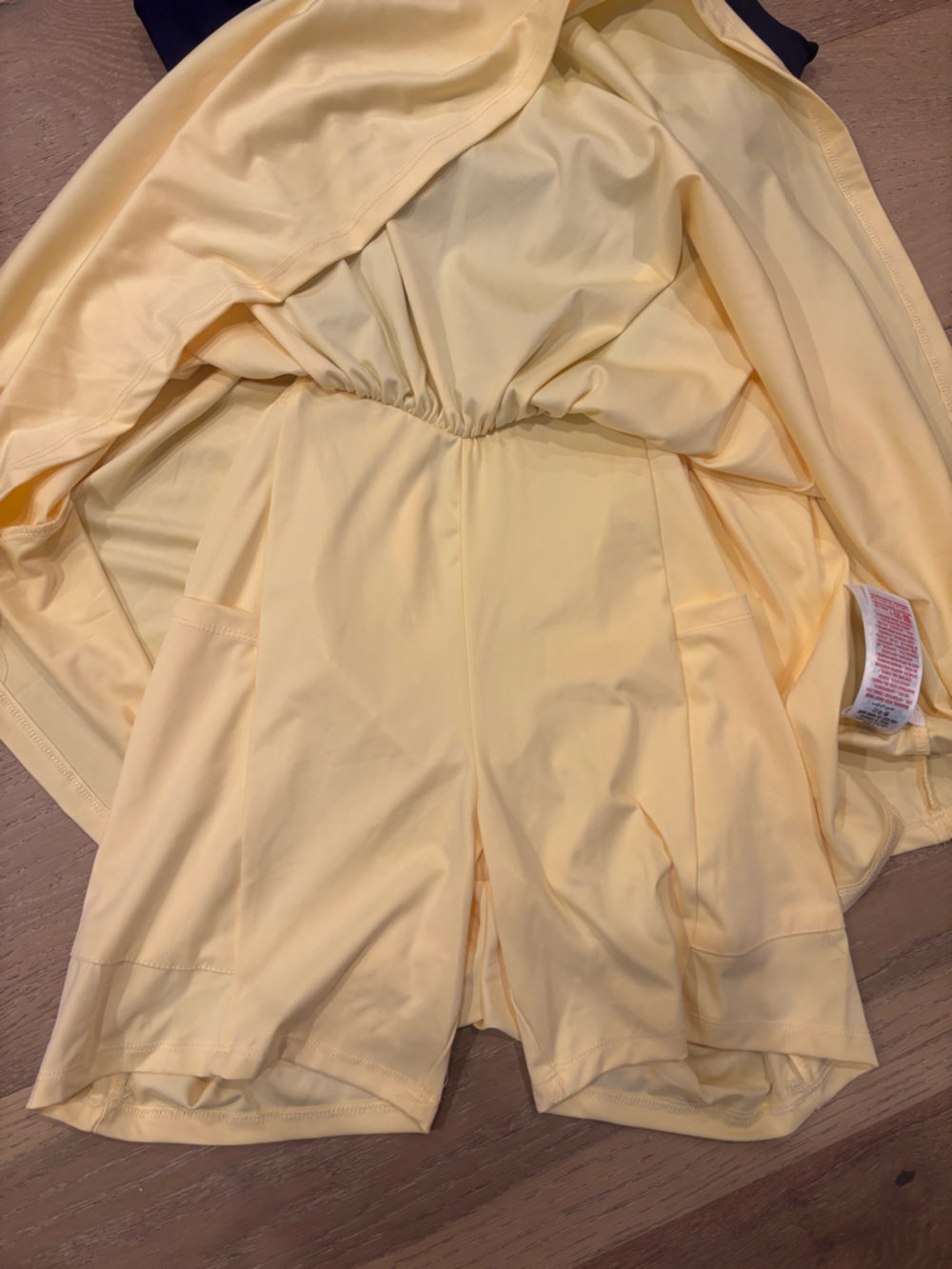 Disney Her Universe Women’s Snow White Athletic Dress Medium NWT NEW W/ Shorts - Picture 13 of 13